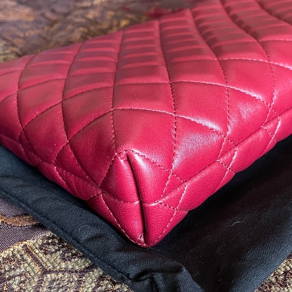 Red Chanel Quilted Sac Pochette Clutch Handbag - Timeless! - Picture 5 of 8